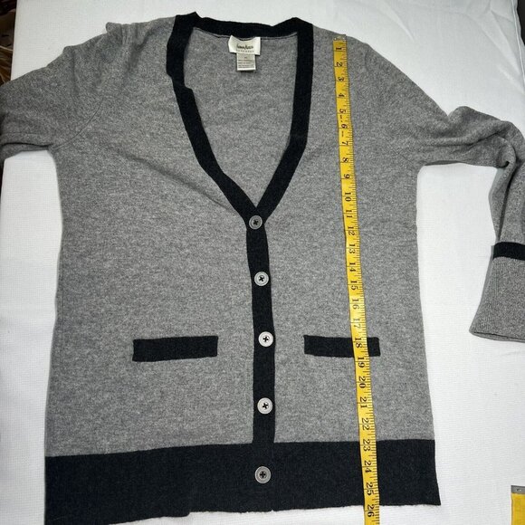 Neiman Marcus Cashmere Cardigan Button Up Sz M Colorblock Gray Pockets Classic - Picture 9 of 14